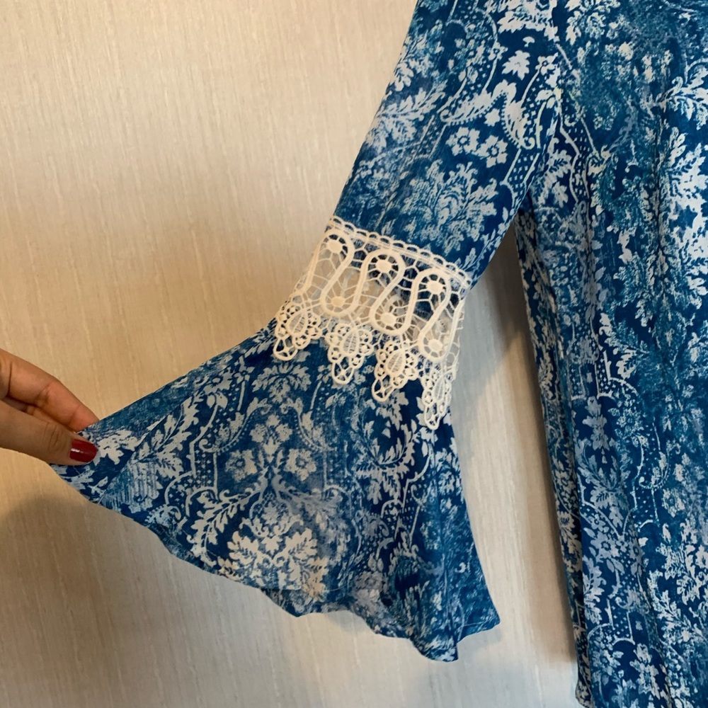 ZAC & RACHAEL bell sleeve lace top size M - Picture 12 of 15